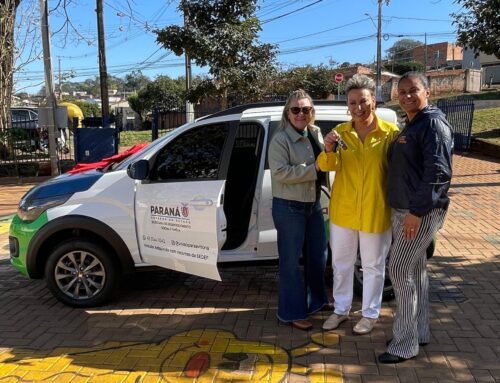 Deputada Cloara Pinheiro entrega veículo e anuncia R$ 100 mil em recursos para o Instituto União para a Vitória, em Londrina